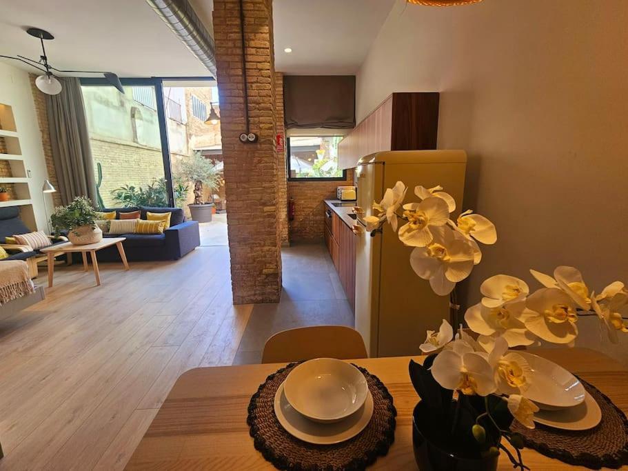 Tradicional Casa Con Patio Ruzafa Apartment บาเลนเซีย ภายนอก รูปภาพ
