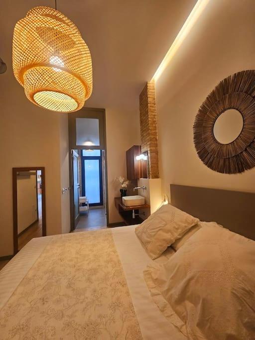 Tradicional Casa Con Patio Ruzafa Apartment บาเลนเซีย ภายนอก รูปภาพ
