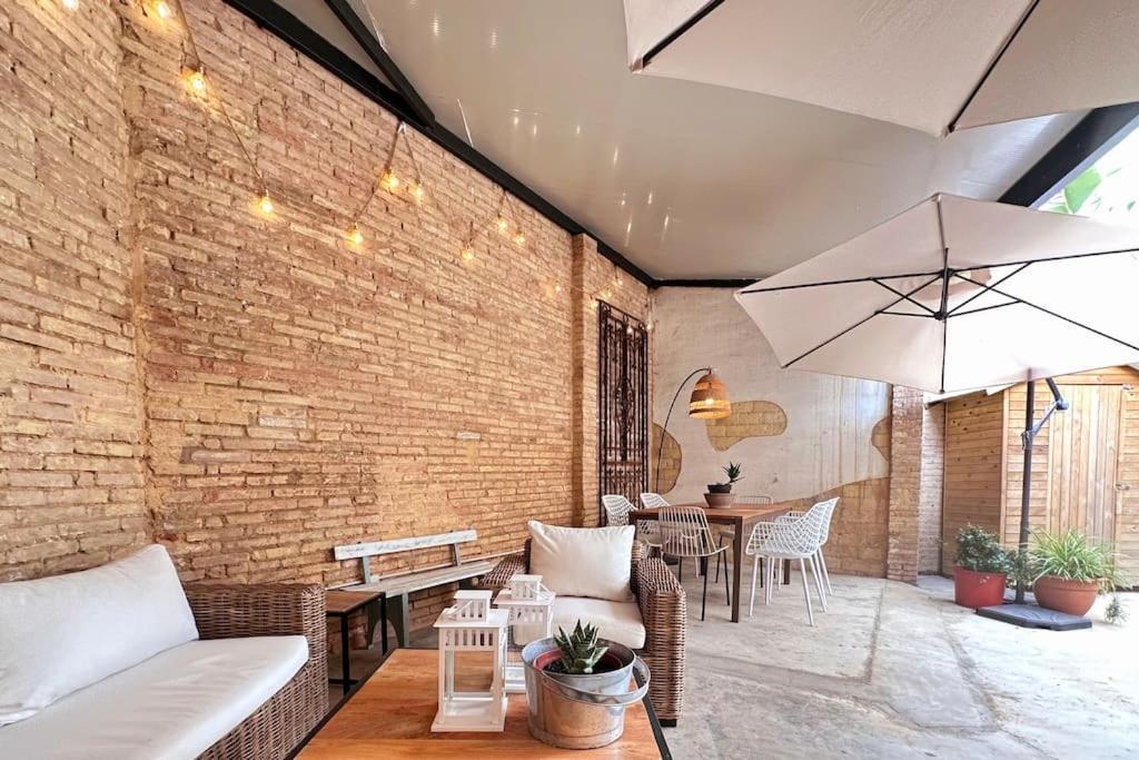 Tradicional Casa Con Patio Ruzafa Apartment บาเลนเซีย ภายนอก รูปภาพ